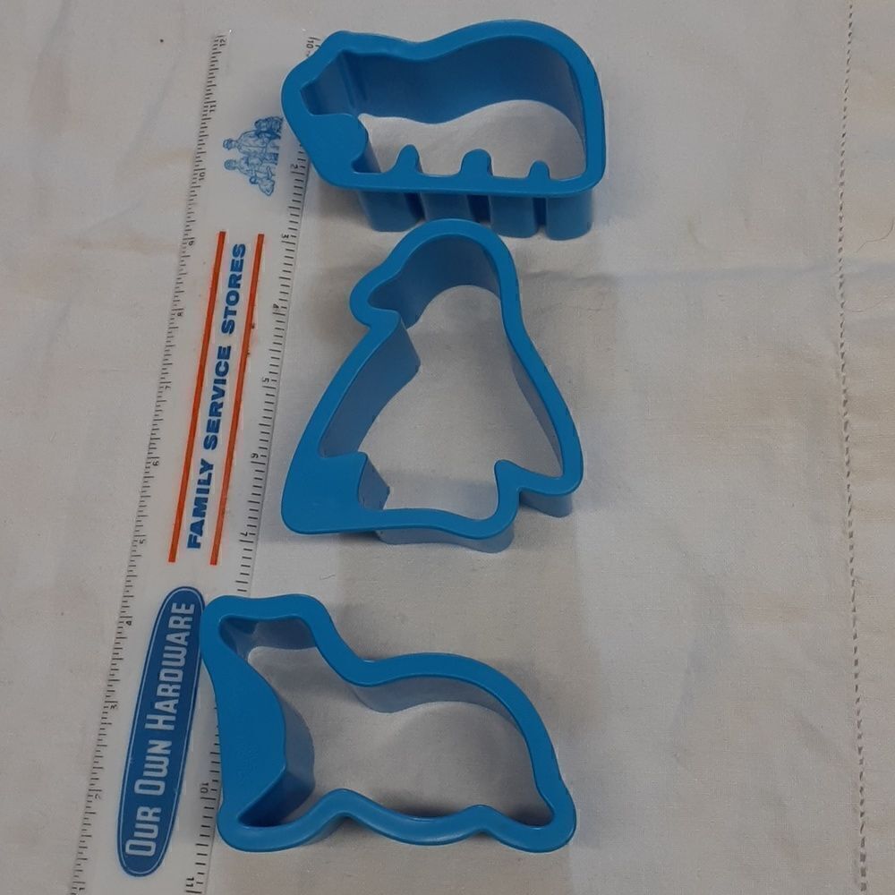 2007 Kelloggs Rice Krispies‎ Treats Cutters Molds Penguin Seal Polar Bear